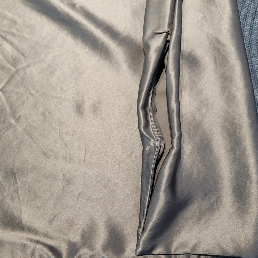 22 Momme Silk Pillowcase - Picture 3 of 5